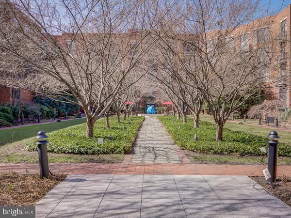 $4,150 | 520 John Carlyle Street, Unit 408, Alexandria, VA 22314