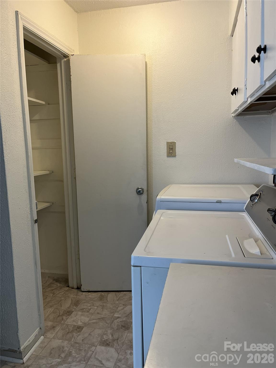1911 Smoke Ridge Court, Unit 5 Charlotte, NC 28210 - Photo 7 of 16 a view of bathroom