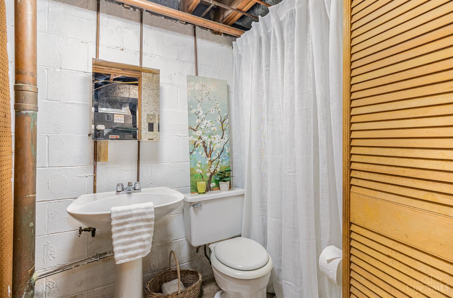 7716 Forest Road Cincinnati, OH 45255 - Photo 21 of 47 Gallery Image 21