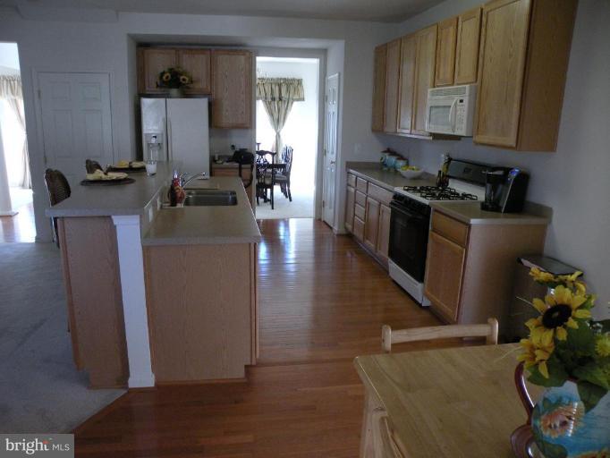 7812 Callington Way Hanover, MD 21076 - Photo 4 of 26 Kitchen