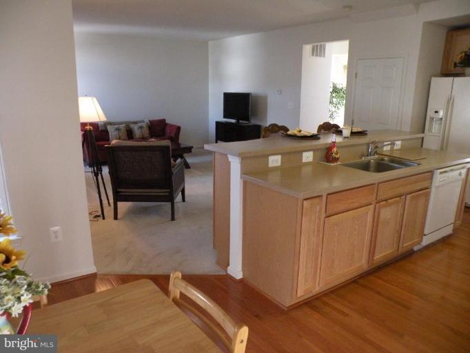7812 Callington Way Hanover, MD 21076 - Photo 6 of 26 Kitchen/Family Room