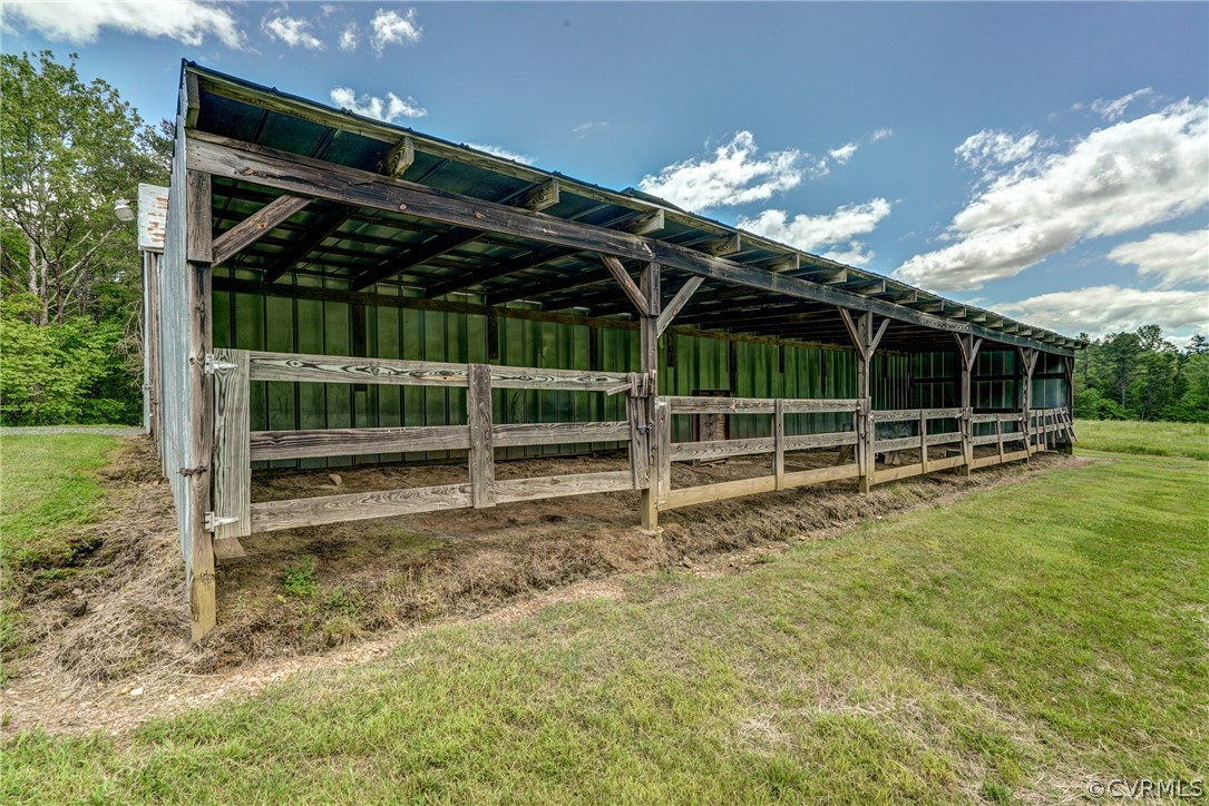 2834 Venable Road Kents Store, VA 23084 - Photo 42 of 47 a view of a backyard