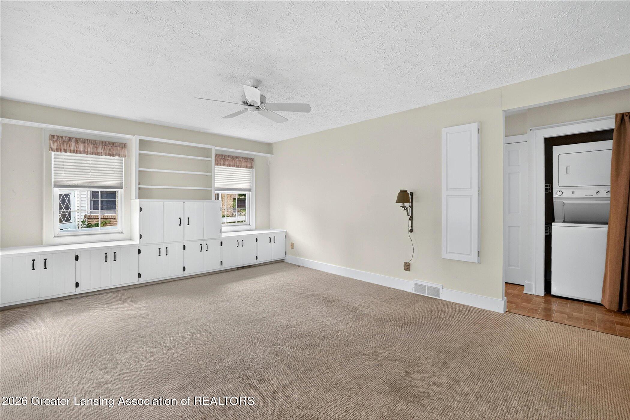 1716 Tecumseh River Road Lansing, MI 48906 - Photo 15 of 51 Family Room