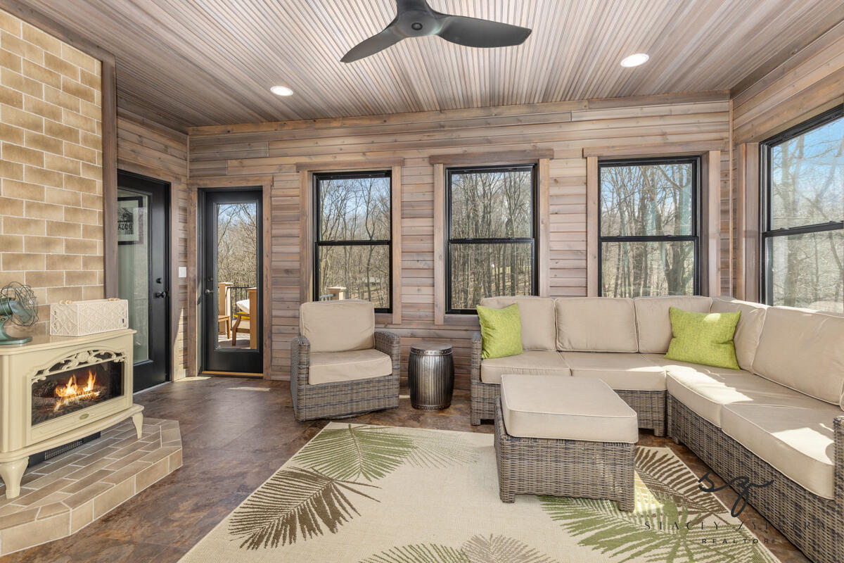 4381 Walter Road Wayland, MI 49348 - Photo 19 of 56 IMG_1018