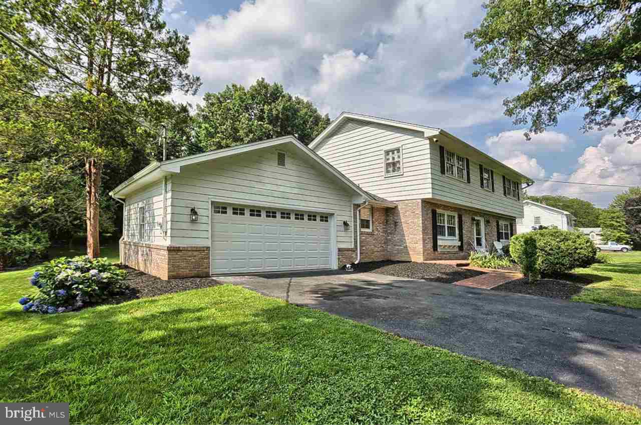 1534 Appletree Road Harrisburg, PA 17110 - Photo 2 of 25 Gallery Image 2