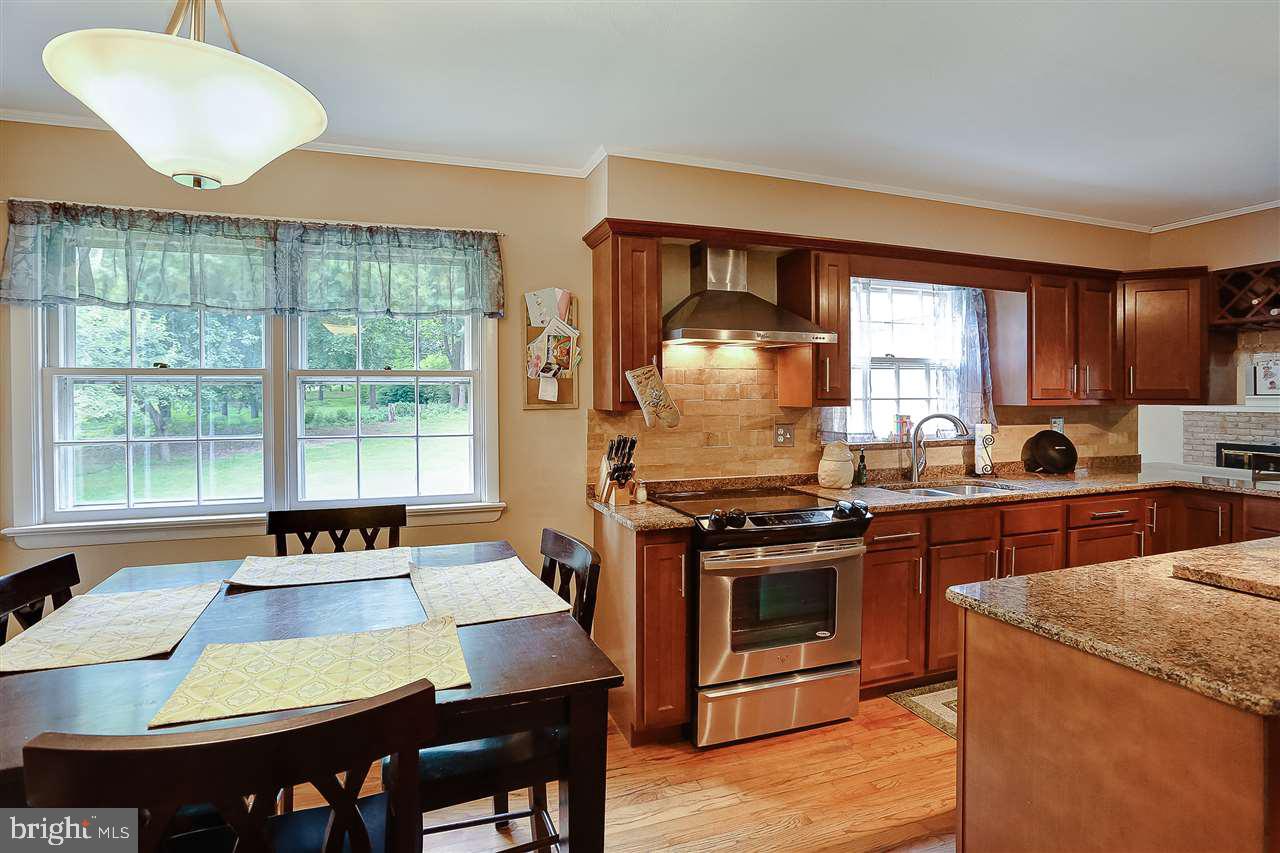 1534 Appletree Road Harrisburg, PA 17110 - Photo 12 of 25 Gallery Image 12