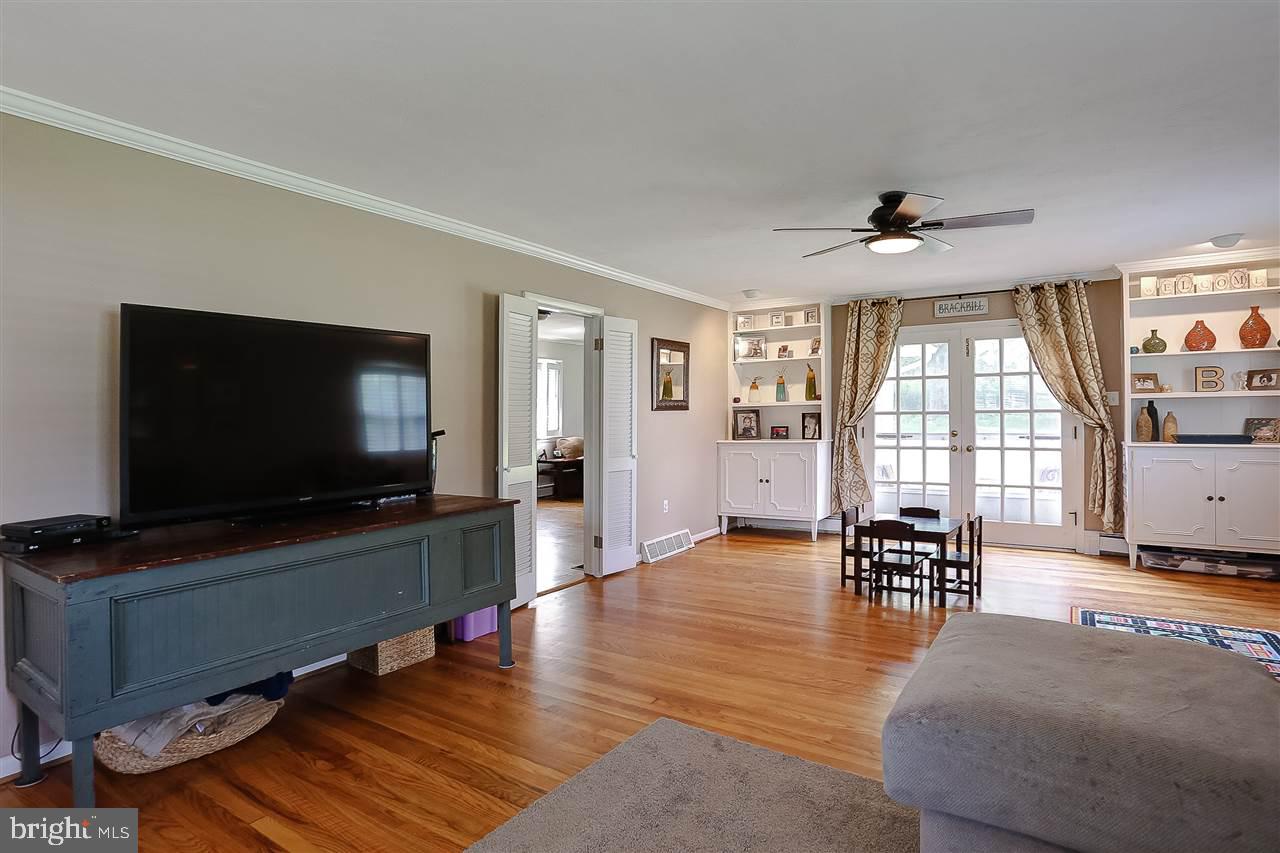 1534 Appletree Road Harrisburg, PA 17110 - Photo 6 of 25 Gallery Image 6