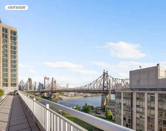 $835,000 | 425 Main Street, Unit 14H | Roosevelt Island