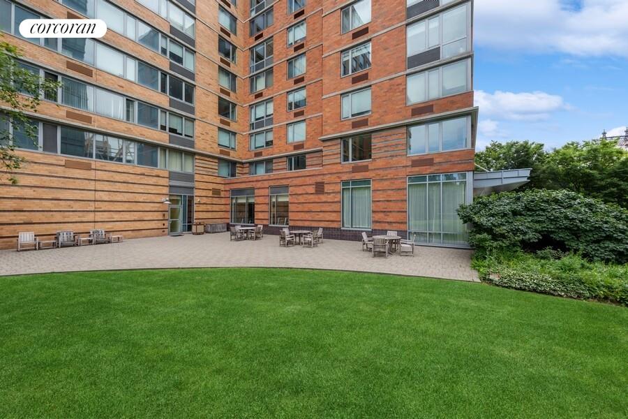 425 Main Street, Unit 14H Manhattan, NY 10044 - Photo 18 of 22