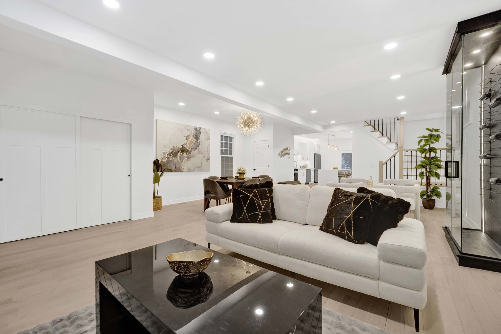 1910 West George Street Chicago, IL 60657 - Photo 11 of 45