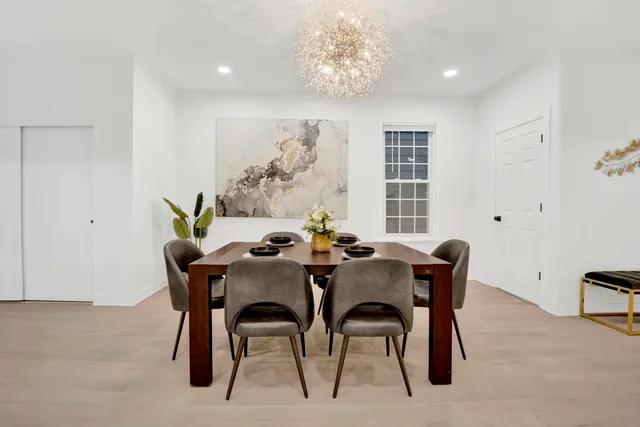 $1,395,000 | 1910 West George Street, Chicago, IL 60657