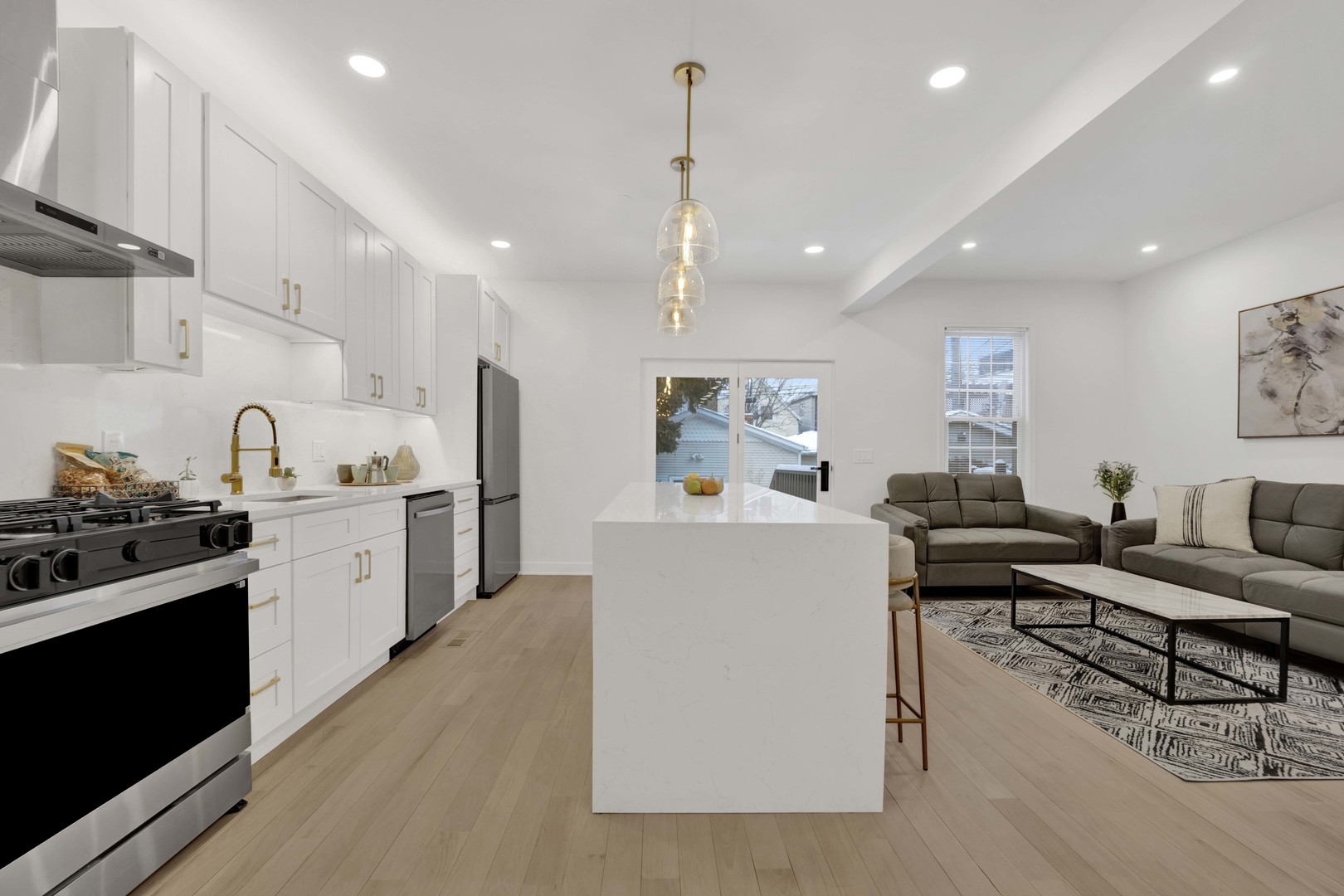 1910 West George Street Chicago, IL 60657 - Photo 18 of 45