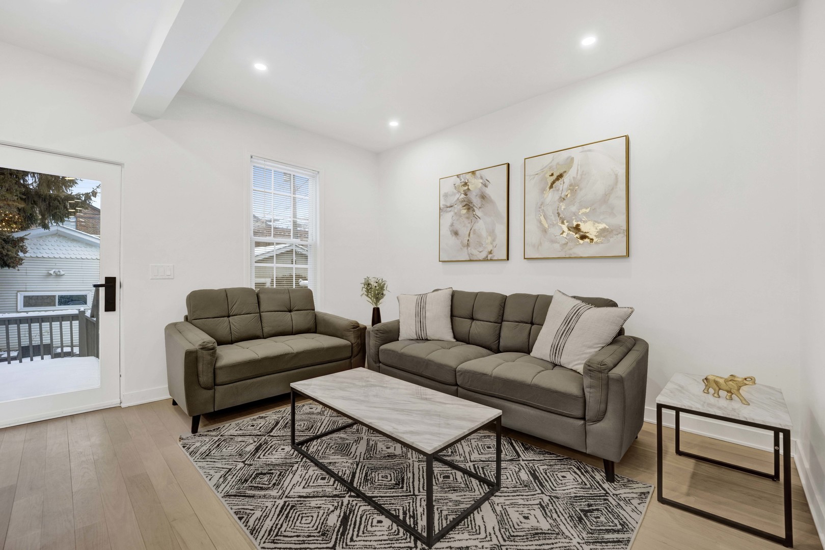 1910 West George Street Chicago, IL 60657 - Photo 19 of 45