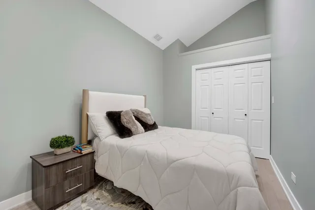 $1,395,000 | 1910 West George Street, Chicago, IL 60657