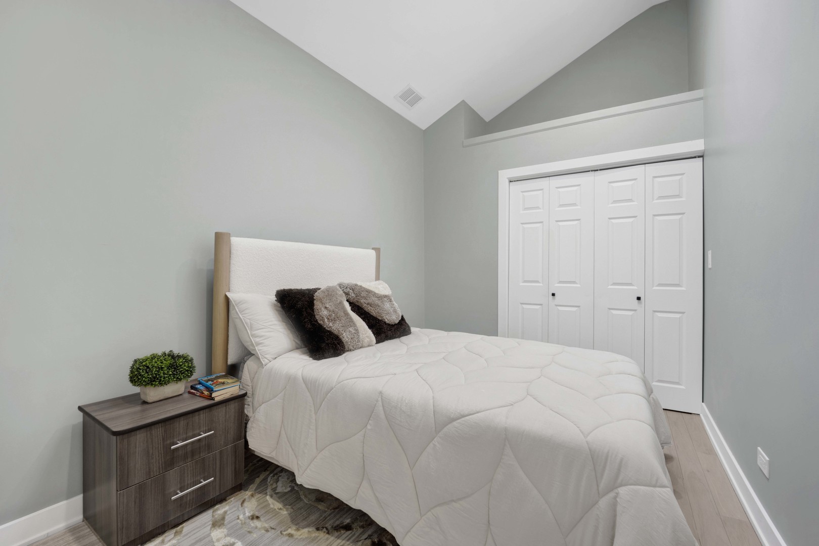 1910 West George Street Chicago, IL 60657 - Photo 27 of 45