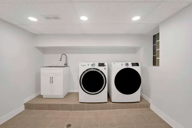 $1,395,000 | 1910 West George Street, Chicago, IL 60657