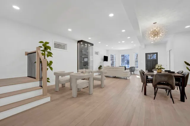 $1,395,000 | 1910 West George Street, Chicago, IL 60657