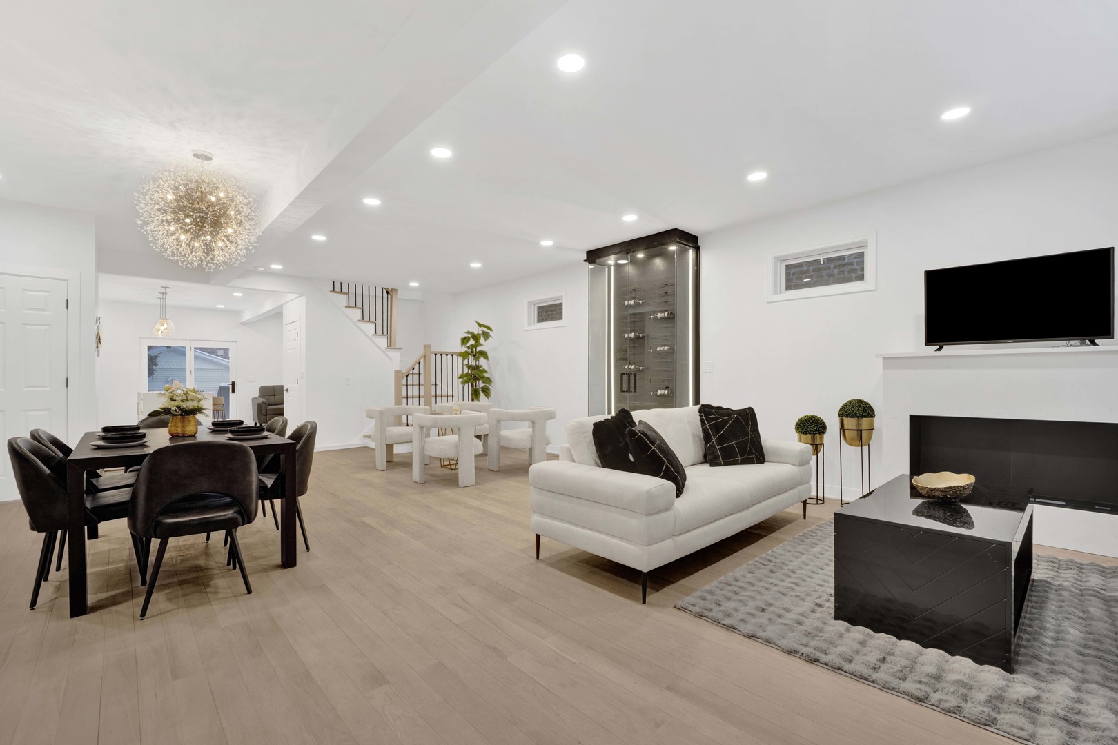 1910 West George Street Chicago, IL 60657 - Photo 8 of 45