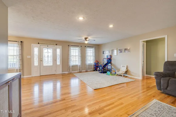 $595,000 | 300 River View Drive, Church Hill, TN 37642