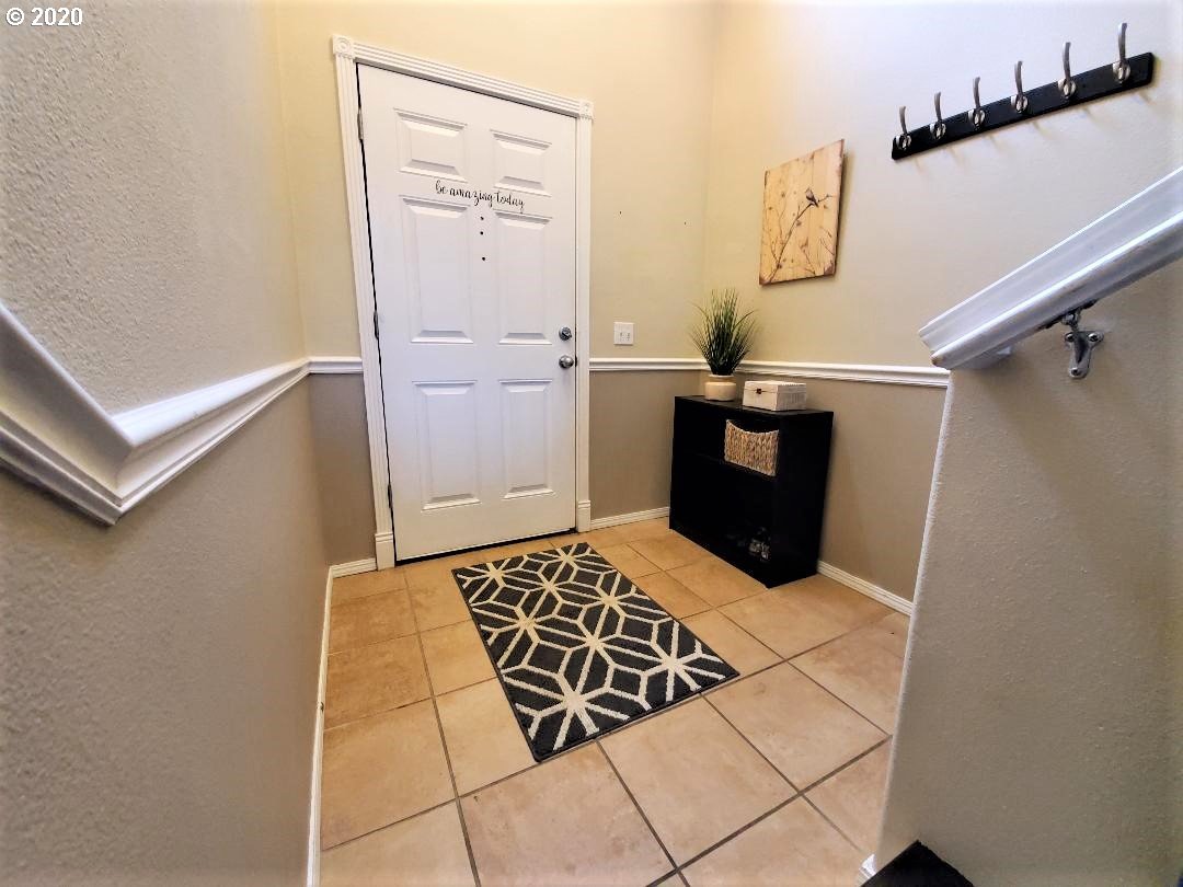 13025 Southwest Seca Court Tigard, OR 97223 - Photo 3 of 32