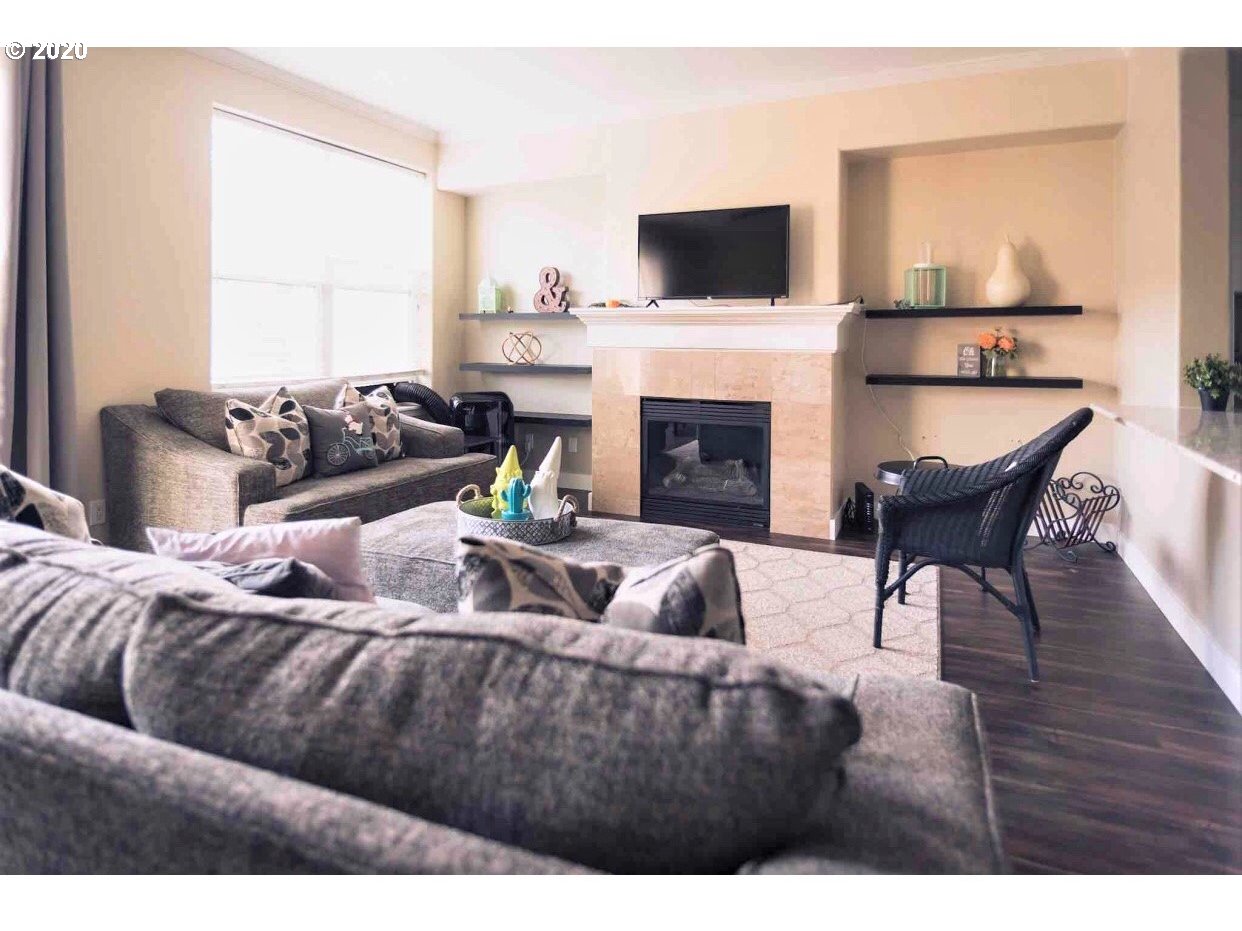 13025 Southwest Seca Court Tigard, OR 97223 - Photo 5 of 32