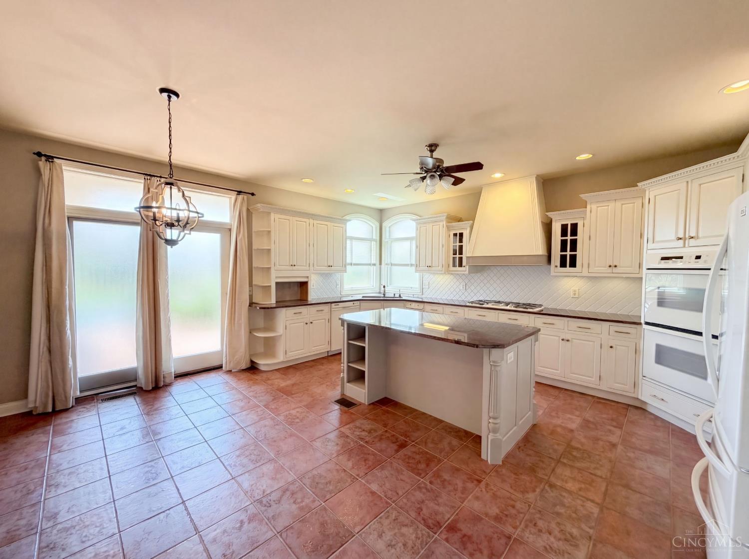 7087 Bridgetown Road Cincinnati, OH 45248 - Photo 7 of 35