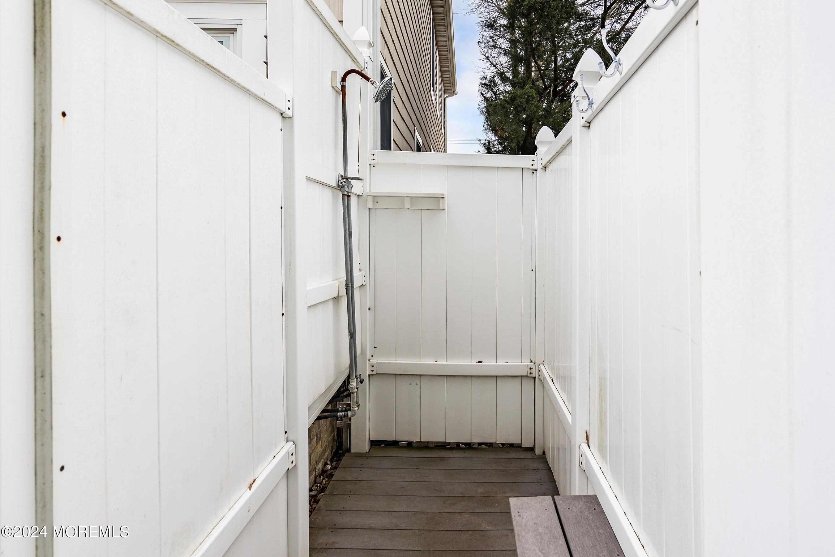 810 Rue Avenue Point Pleasant, NJ 08742 - Photo 25 of 32 28-Outdoor Shower