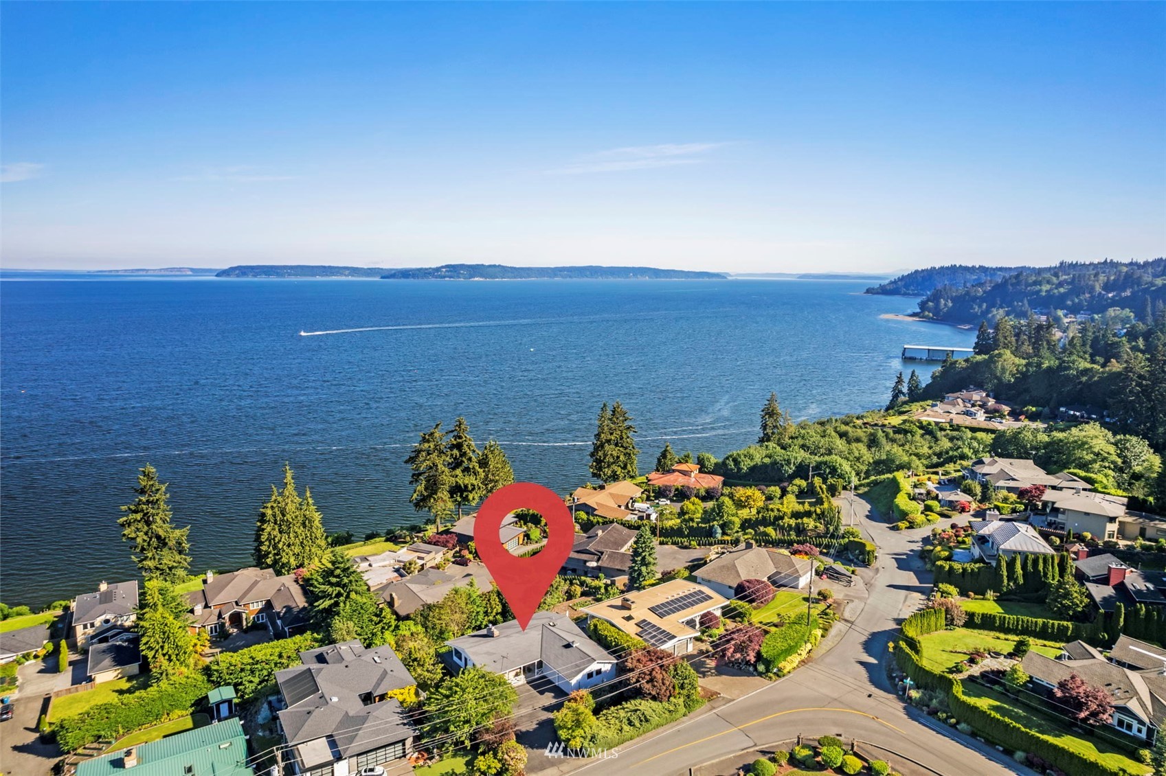 17122 Talbot Road Edmonds, WA 98026 - Photo 8 of 34 a view of a terrace with a table