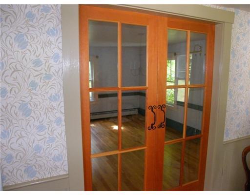 3162 Friendship Road Waldoboro, ME 04572 - Photo 11 of 25 Living Room.
