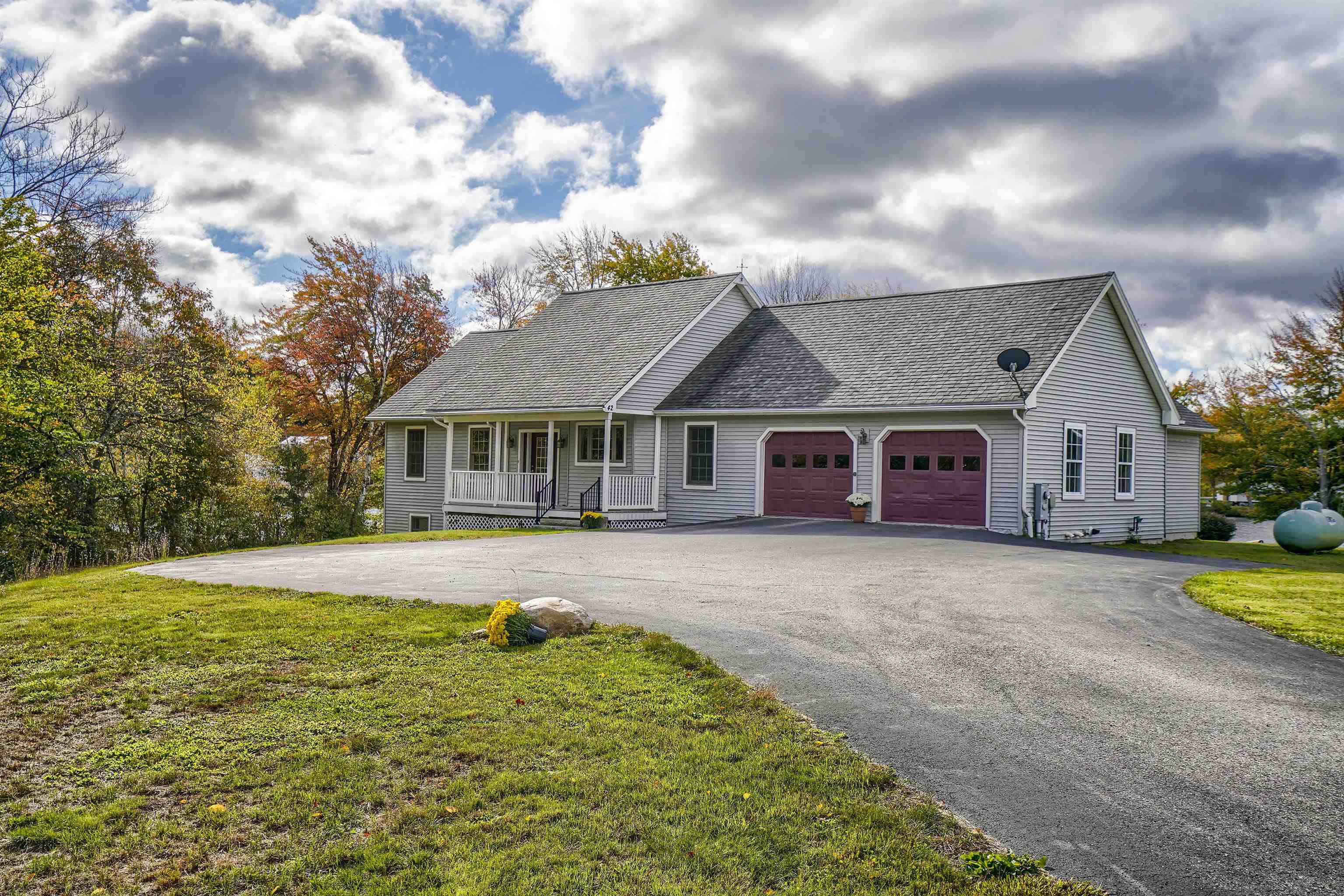 42 Thompson Point Lane Andover, NH 03216 - Photo 4 of 32
