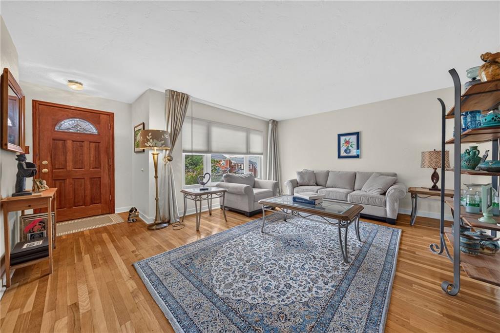 4329 Glen Lytle Road Pittsburgh, PA 15217 - Photo 4 of 41 Gallery Image 4