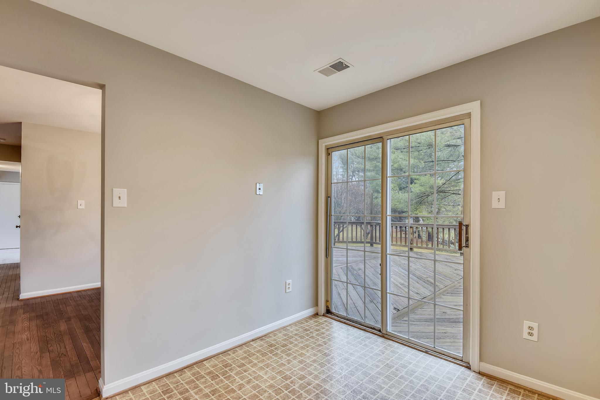 11052 Bishopsgate Court Reston, VA 20194 - Photo 12 of 32 Kitchen walkout to deck