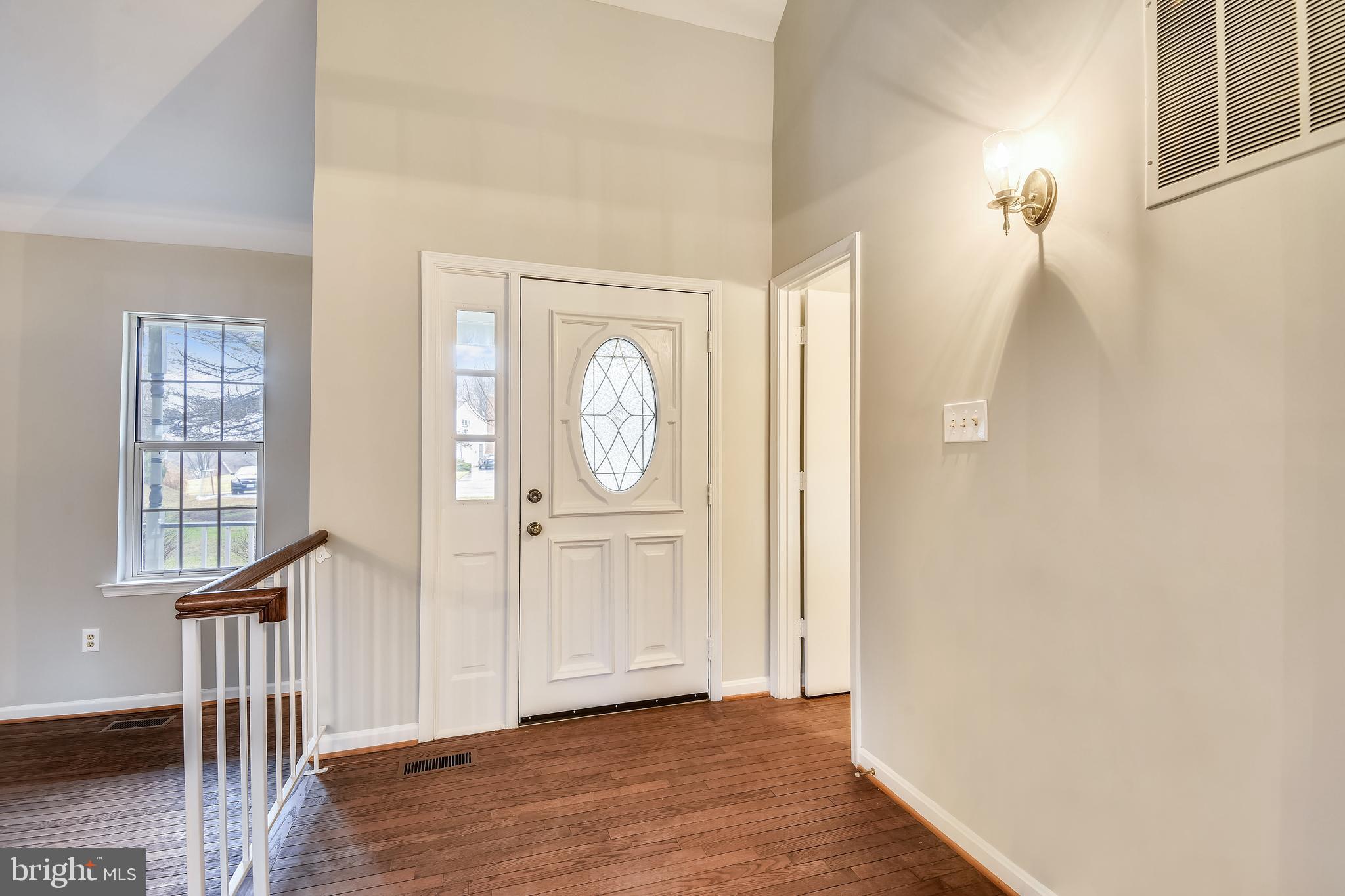 11052 Bishopsgate Court Reston, VA 20194 - Photo 27 of 32 Foyer - Hardwood floor
