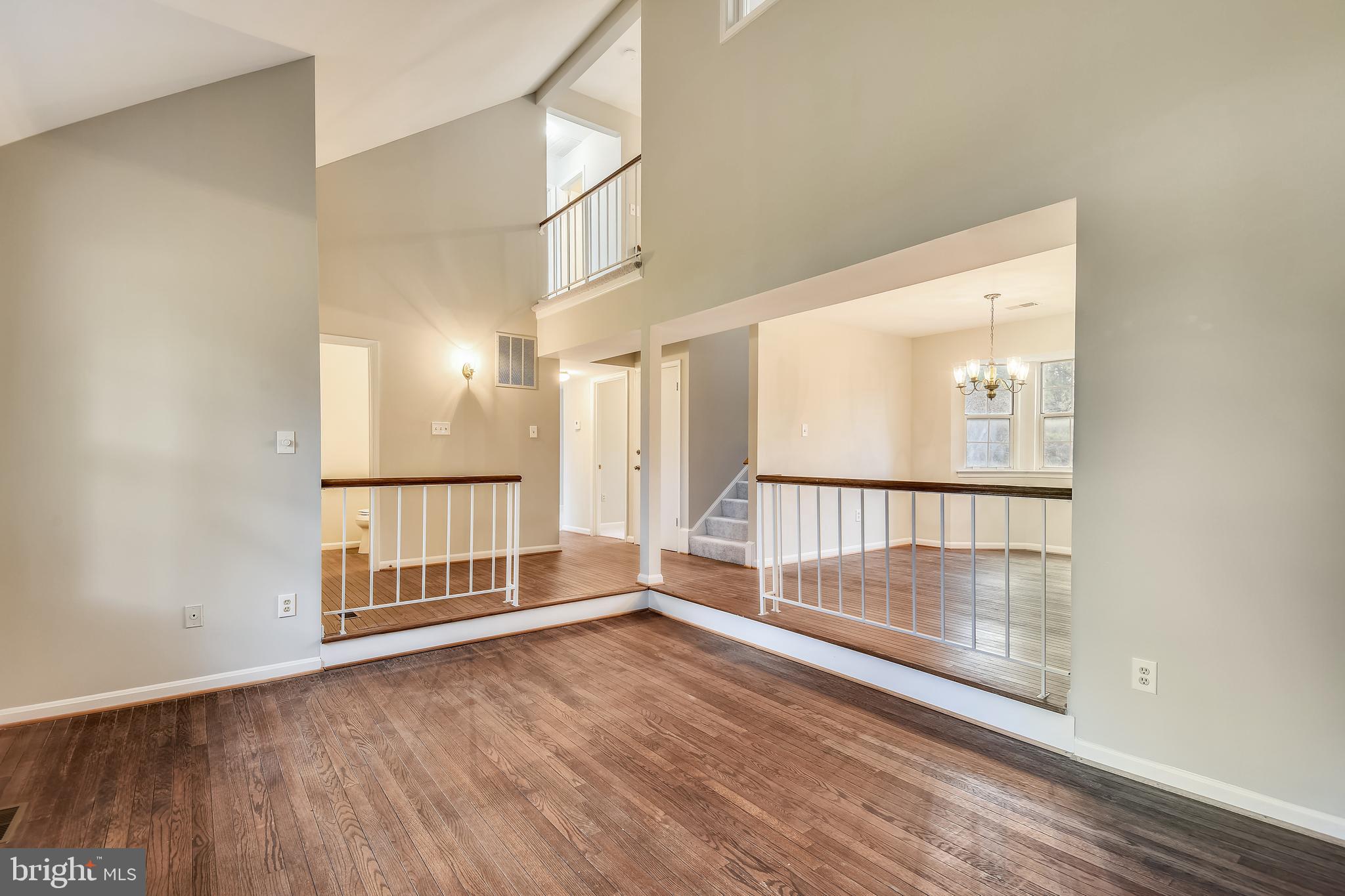 11052 Bishopsgate Court Reston, VA 20194 - Photo 7 of 32 Living Room