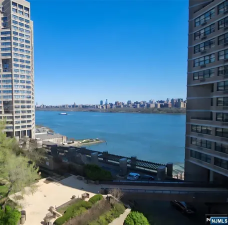 $345,000 | 7000 JFK Boulevard East, Unit 25A, Guttenberg, NJ 07093