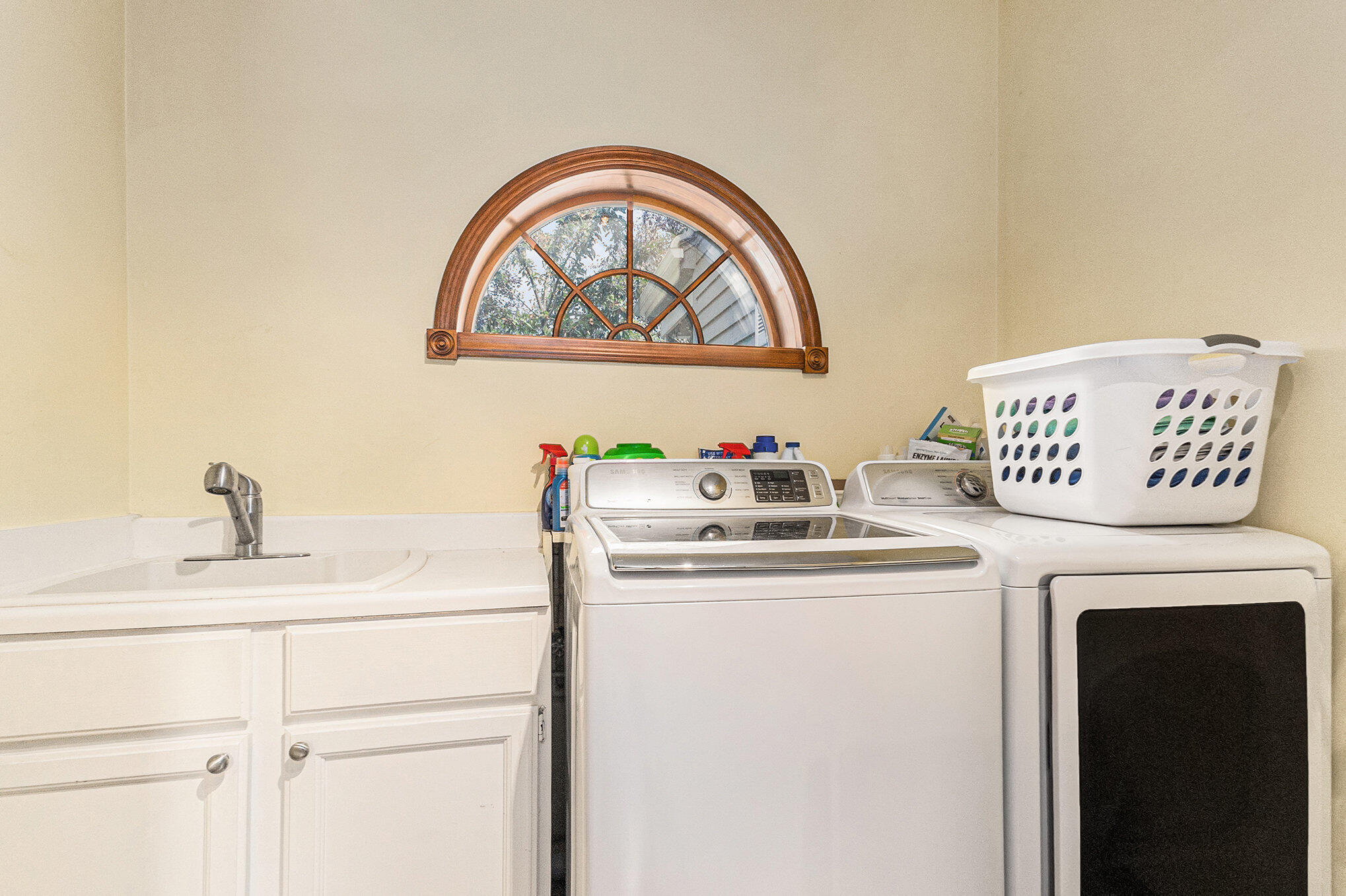 5925 West Jagger Road Ludington, MI 49431 - Photo 20 of 44 Laundry