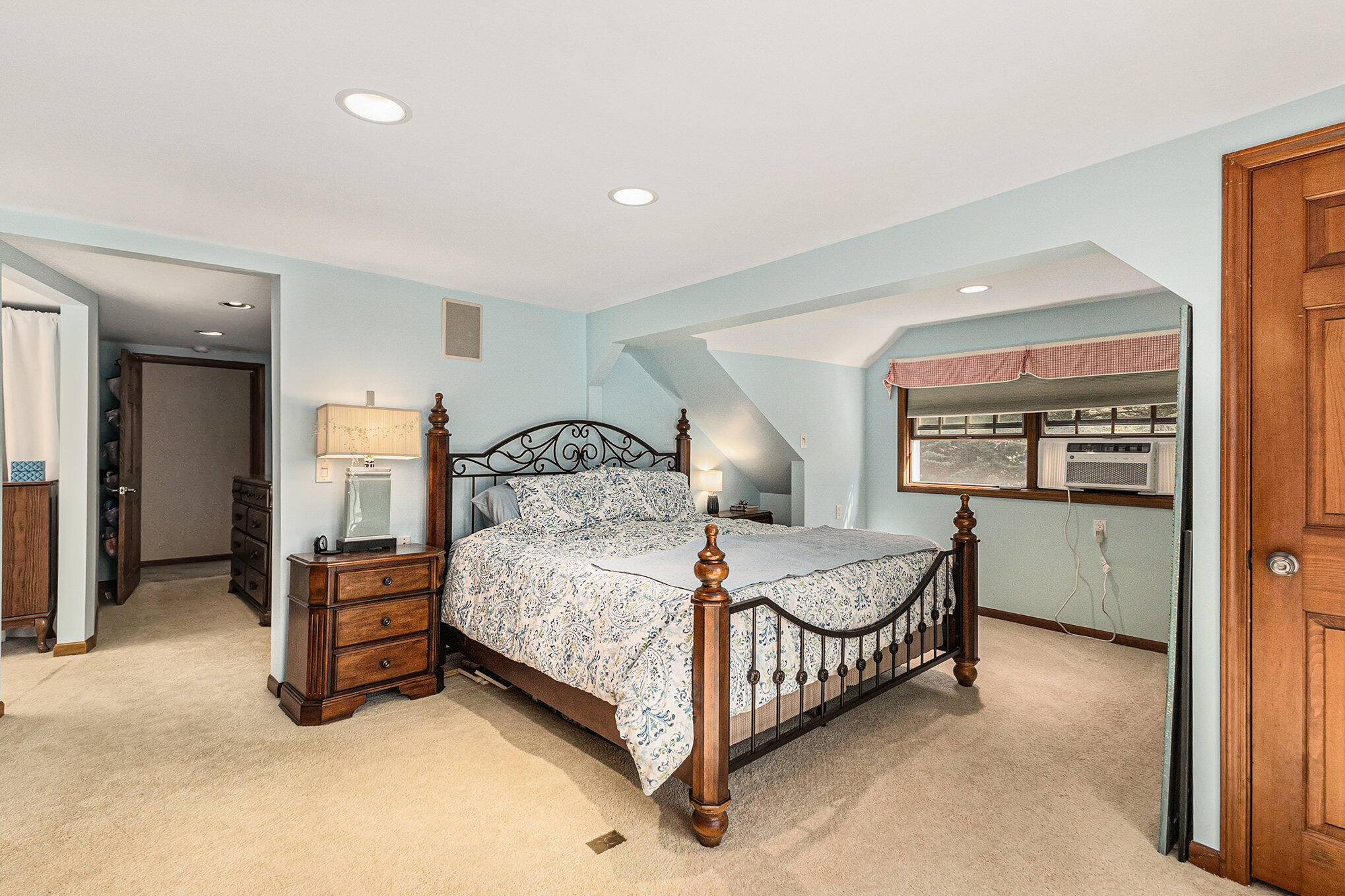 5925 West Jagger Road Ludington, MI 49431 - Photo 23 of 44 Primary Suite