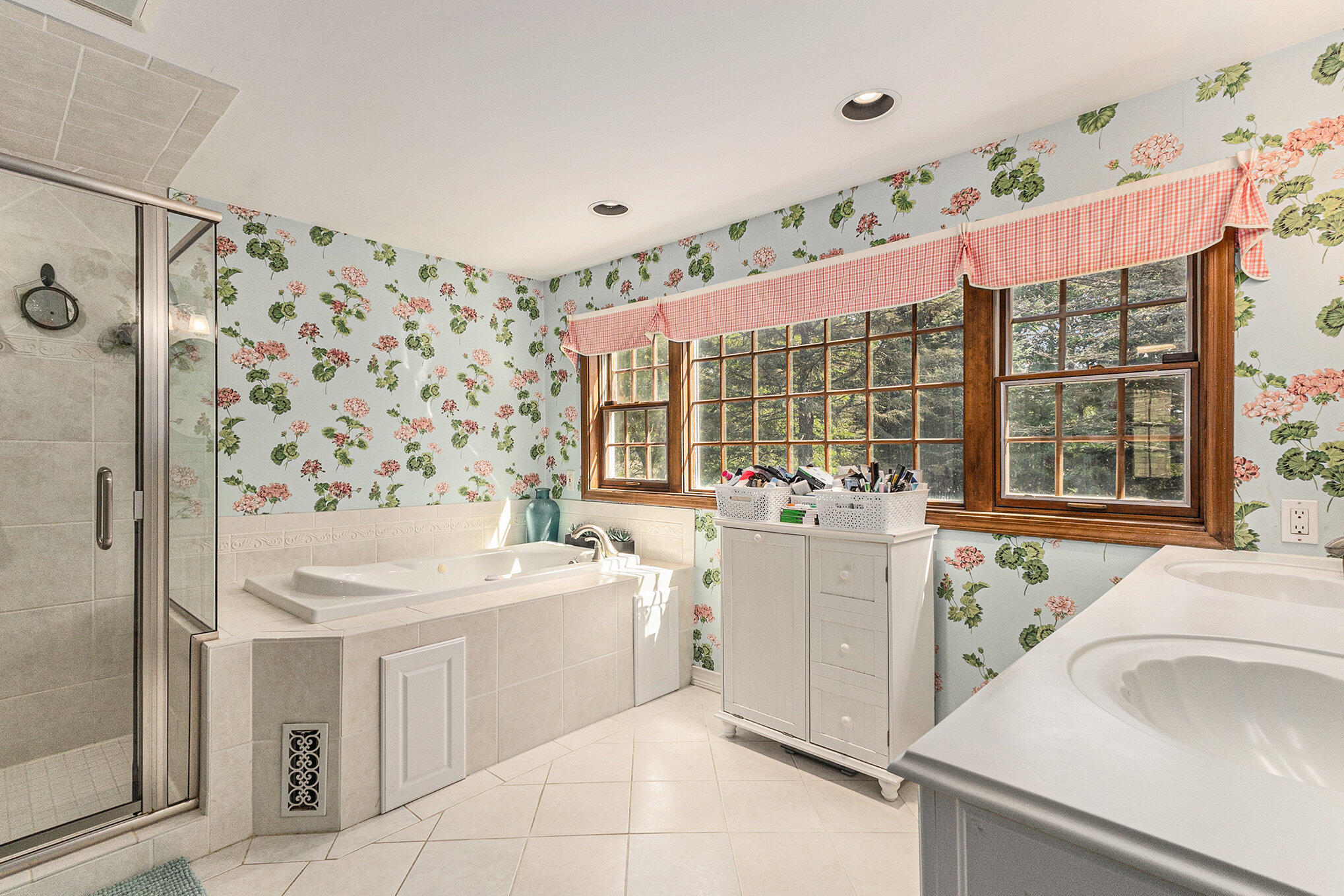 5925 West Jagger Road Ludington, MI 49431 - Photo 24 of 44 Primary Bath
