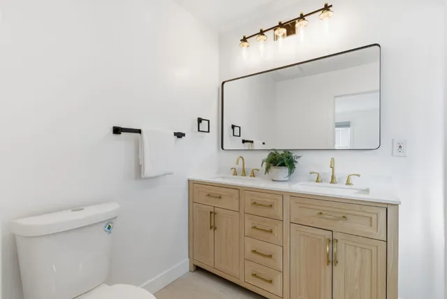 $2,900,000 | 141 Hillcrest Road, San Carlos, CA 94070