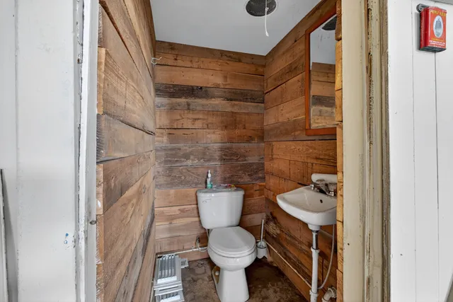 a view of an outdoor space with seating area