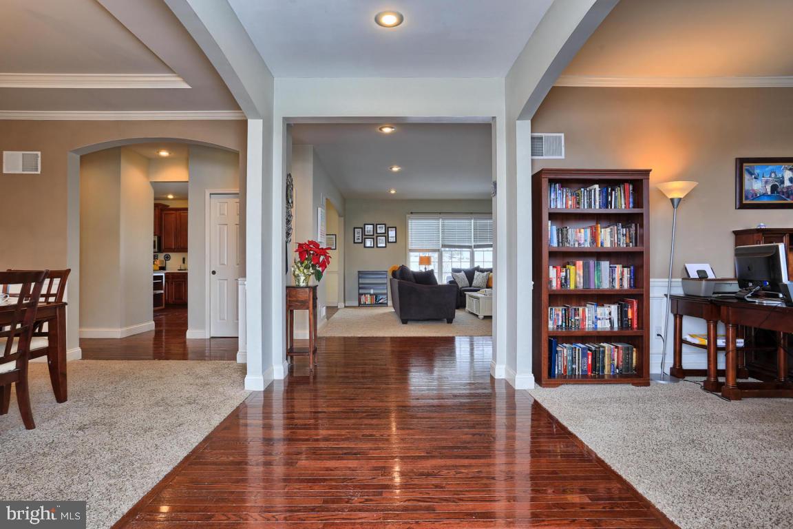 2134 Meadow Ridge Drive Lancaster, PA 17601 - Photo 10 of 45 Gallery Image 10