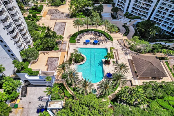 $17,000 | 21200 Point Place, Unit 403, Aventura, FL 33180