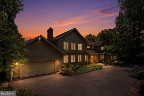 $1,829,000 | 11815 Beekman Place, Rockville, MD 20854