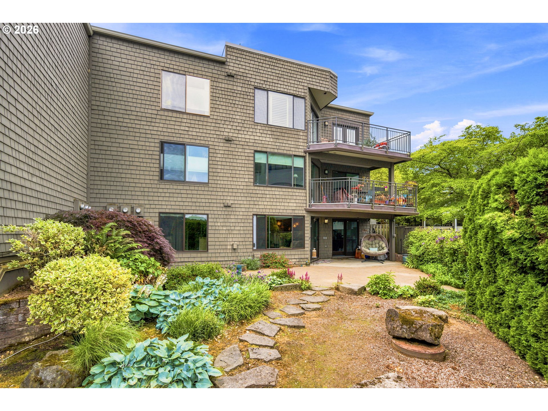 5620 South Riverside Lane, Unit 1 Portland, OR 97239 - Photo 37 of 45