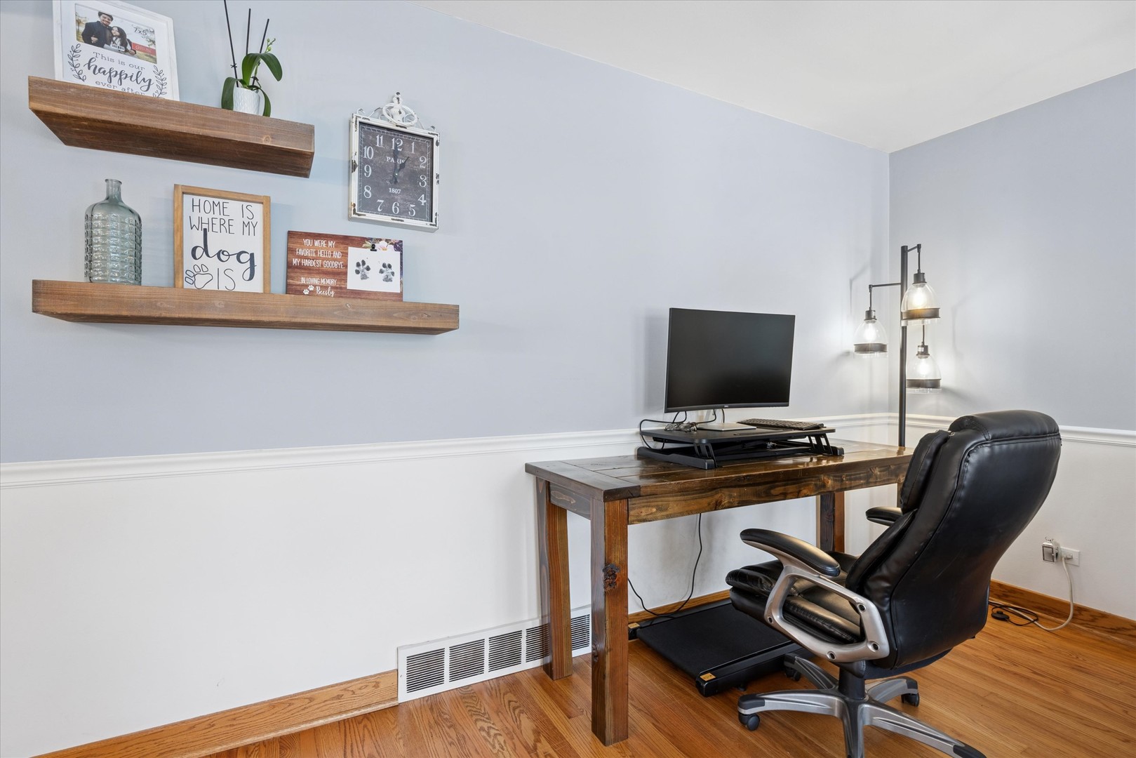 309 Clinton Avenue Elmhurst, IL 60126 - Photo 8 of 33 a view of workspace with wooden floor