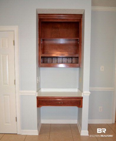 10373 Hunters Ridge Drive Mobile, AL 36695 - Photo 8 of 25 Built in Desk beside pantry