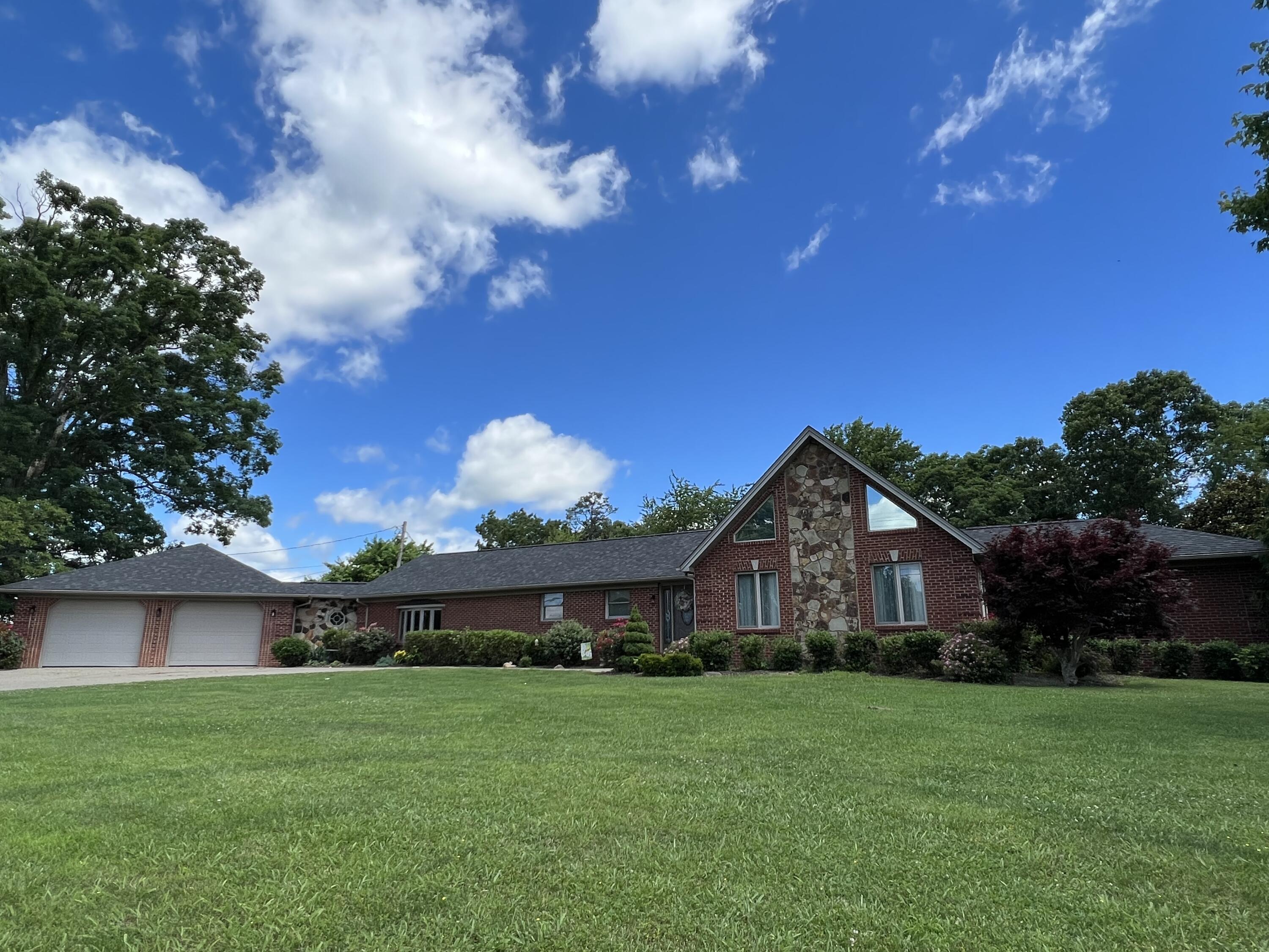 890 County Farm Road London, KY 40741 - Photo 4 of 37 9EFF1446-44D1-474C-9D83-8F105BA283E6