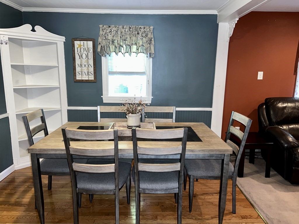 28 Great Woods Road Saugus, MA 01906 - Photo 3 of 19 Gallery Image 3
