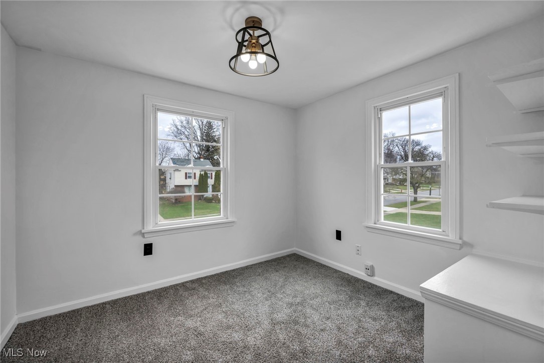 4878 Westbourne Road Cleveland, OH 44124 - Photo 23 of 34