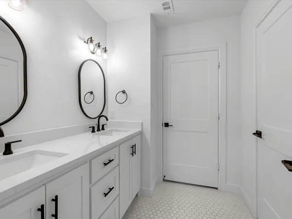 $10,000 | 2147 Colquitt Street, Houston, TX 77098